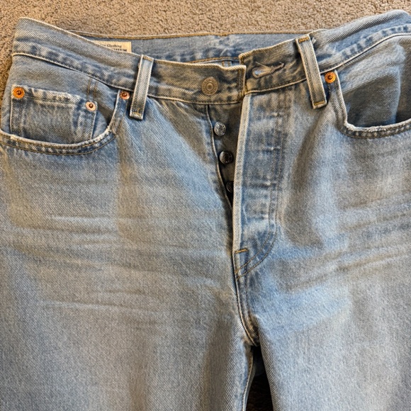 Women’s Levi’s 501 denim jeans light wash - Picture 3 of 9